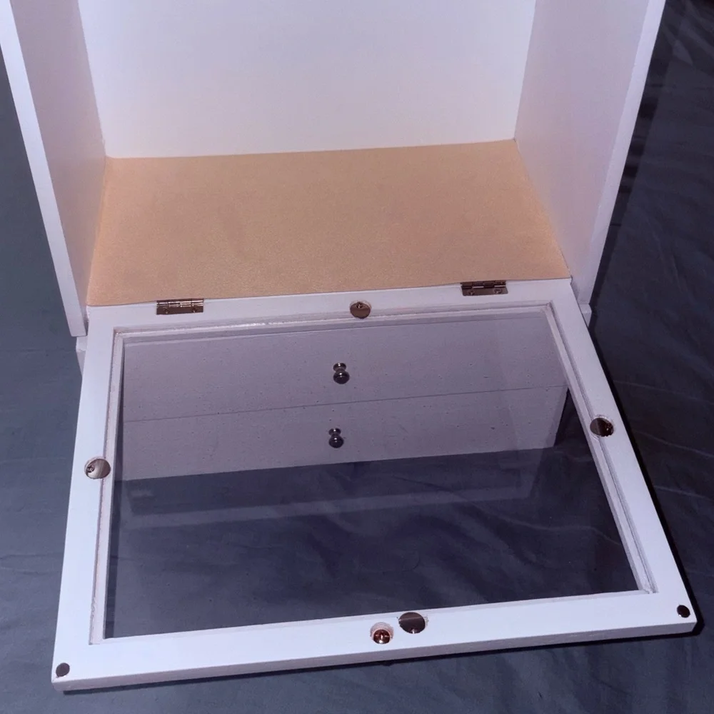White and Tan Jewelry Organizer